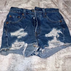Levis 501 23W custom distressing medium wash short shorts